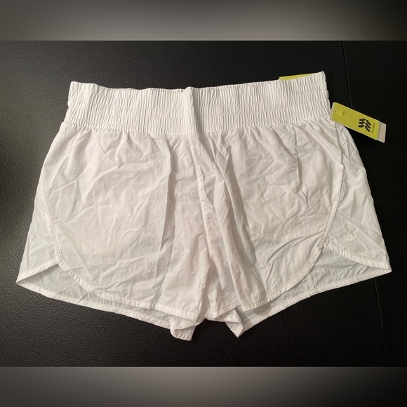 All In Motion High Rise Crinkle Shorts in White - Picture 3 of 8